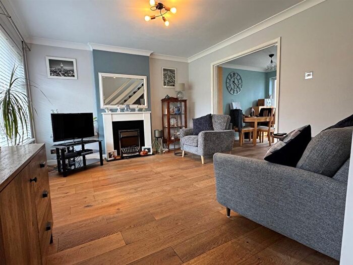 3 Bedroom End Terrace House For Sale In Neath Drive, Ipswich, IP2