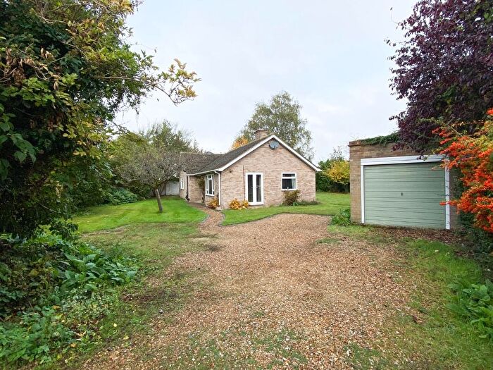 3 Bedroom Detached Bungalow For Sale In Shelford Park Avenue, Great Shelford, Cambridge, CB22