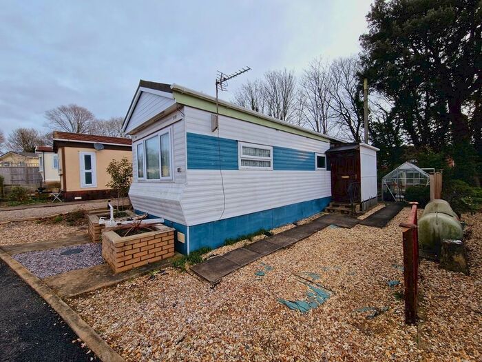 2 Bedroom Detached House To Rent In East Drive, Blunsdon, Swindon, SN25