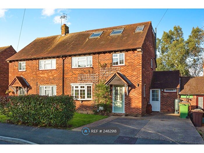 4 Bedroom Semi-Detached House To Rent In Banders Rise, Guildford, GU1