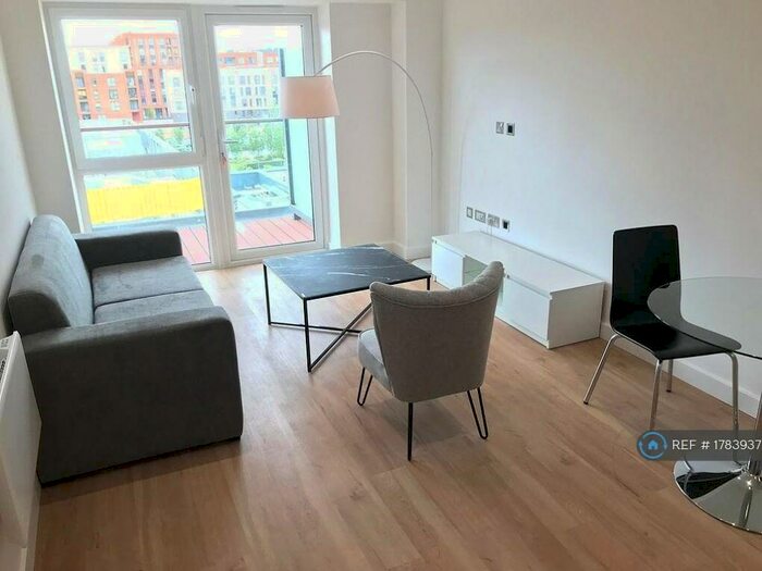1 Bedroom Flat To Rent In Castleton House, London, NW9