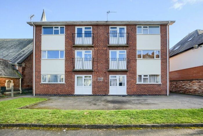 2 Bedroom Apartment To Rent In Heath Terrace, Leamington Spa, Warwickshire, CV32
