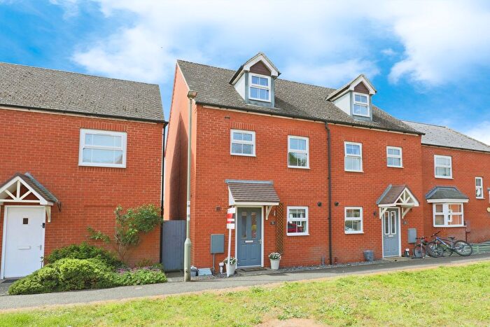 3 Bedroom Semi-Detached House For Sale In Ayres Drive, Bloxham, Banbury, Oxfordshire, OX15