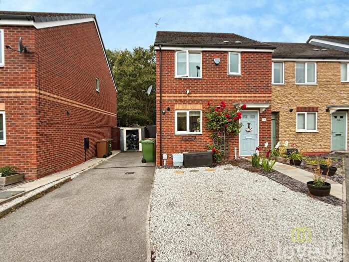 3 Bedroom End Of Terrace House For Sale In Pinewood Crescent, Lincoln, LN6