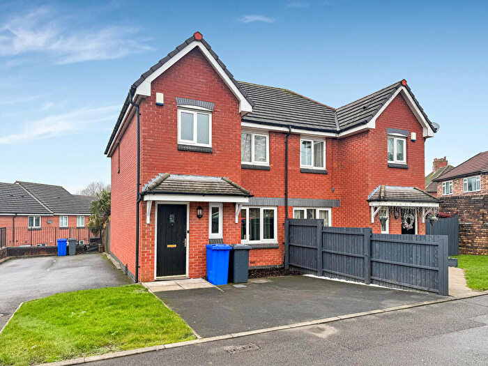 3 Bedroom Semi Detached House For Sale In Elworth Court, Fenton, Stoke-on-Trent, ST4