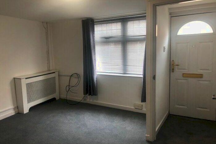 1 Bedroom Flat To Rent In Outram Street, Sutton-In-Ashfield, NG17