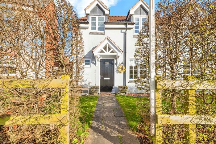 3 Bedroom Semi Detached House For Sale In Warren Lane, Witham St. Hughs, Lincoln, LN6