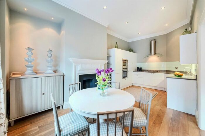 2 Bedroom Flat To Rent In Mount Street, Mayfair, W1K