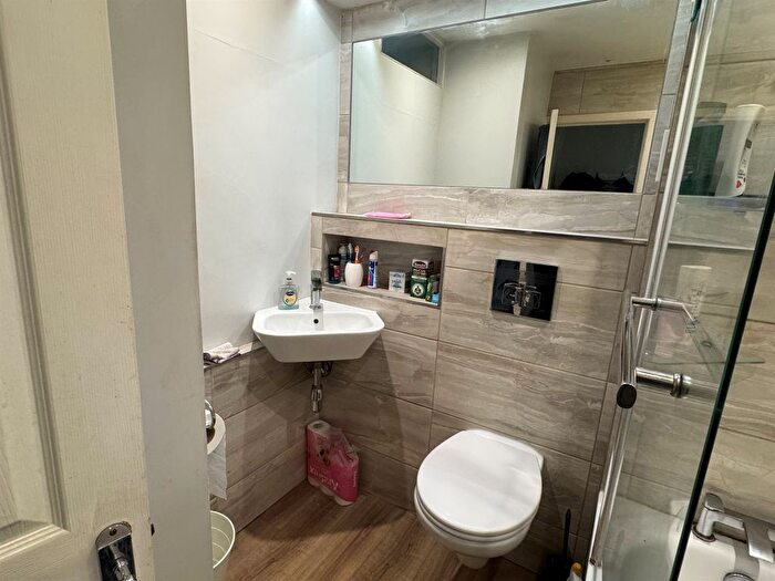 1 Bedroom Flat For Sale In Longbridge Road, Horley, RH6