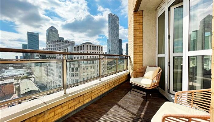 2 Bedroom Apartment To Rent In Circus Apartments, London, London, E14