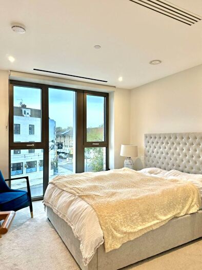 1 Bedroom Flat For Sale In Hampton House, Fulham Broadway, London, SW6