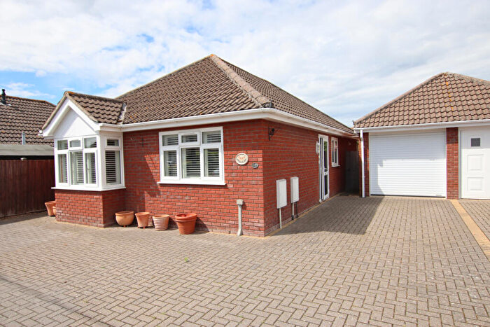 2 Bedroom Bungalow For Sale In Colchester Road, Weeley, CO16