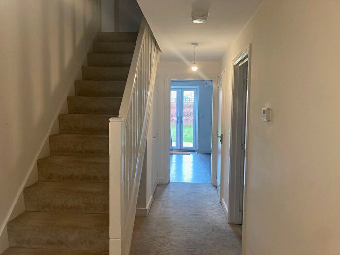 5 Bedroom Property To Rent In Guildford Avenue, Milton Keynes, MK4
