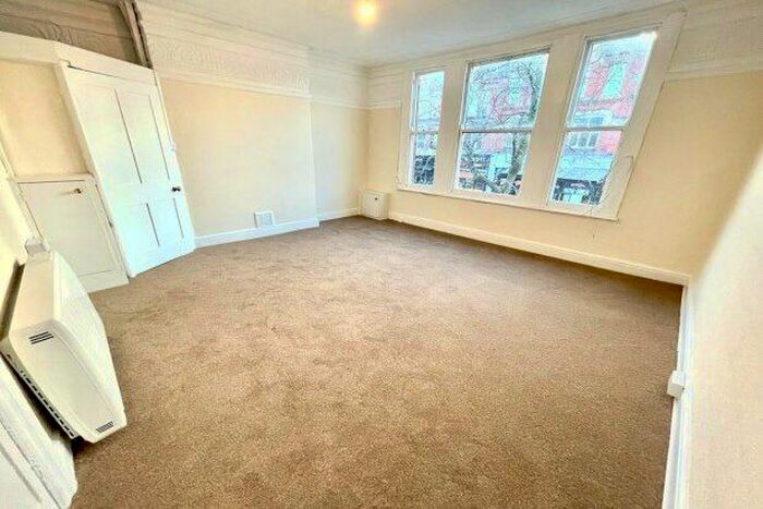 4 Bedroom Flat To Rent In Barlow Moor Road, Manchester, M21