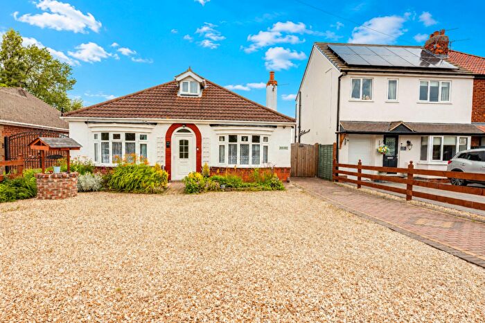 2 Bedroom Detached Bungalow For Sale In Louth Road, Grimsby, DN33