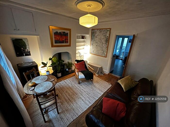 2 Bedroom Terraced House To Rent In Oxford Street, Sheffield, S6