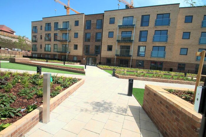 2 Bedroom Flat To Rent In Stirling Drive, Luton, LU2