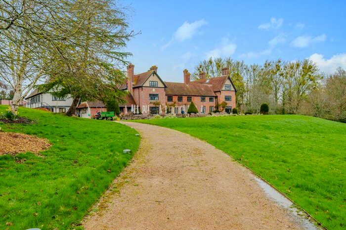 2 Bedroom Flat For Sale In Mortimer Drive, Romsey, SO51