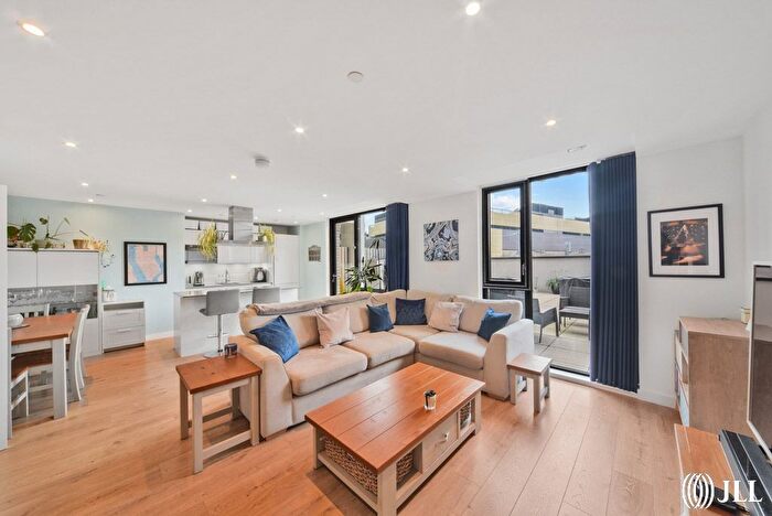 3 Bedroom Flat For Sale In Hawthorn House, Forrester Way, London, E15