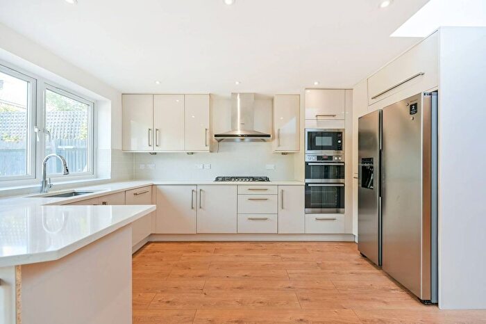 5 Bedroom Detached House To Rent In Meadowview Road, Raynes Park, London, SW20