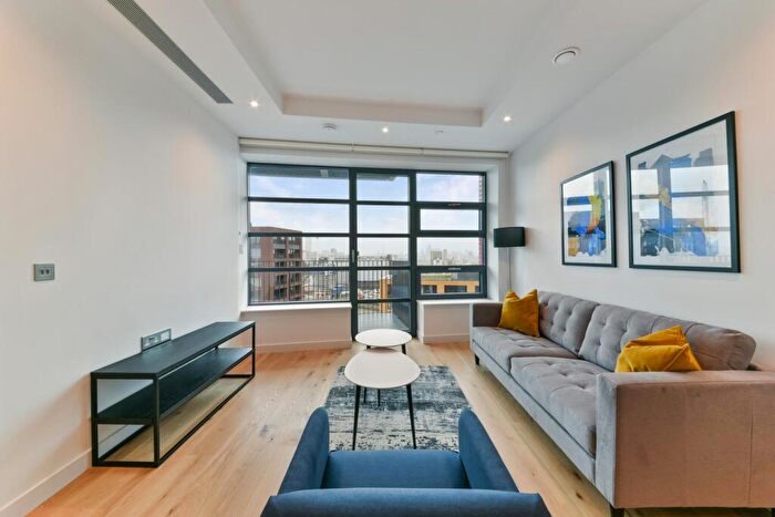 1 Bedroom Apartment To Rent In Defoe House, London City Island, London, E14