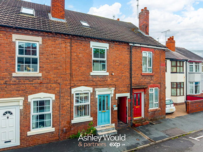 3 Bedroom Terraced House For Sale In George Street, Stourbridge, DY8