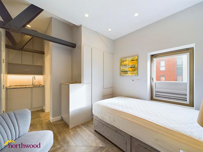 Studio To Rent In Calthorpe Street, Banbury, OX16