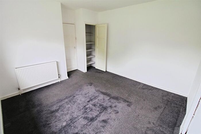 3 Bedroom Terraced House To Rent In Reevy Road West, Bradford, BD6