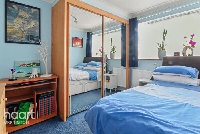 3 Bedroom Terraced House For Sale In St Justins Close, Orpington, BR5