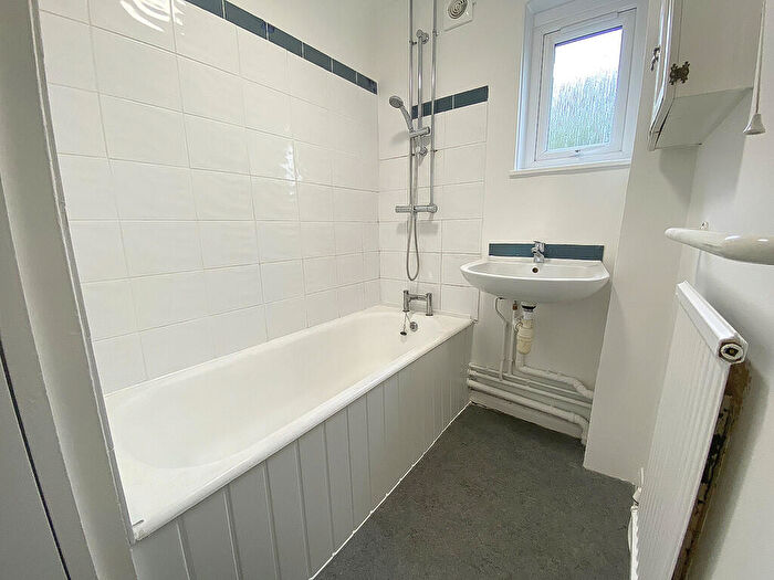 2 Bedroom Apartment To Rent In Minerva Way, Cambridge, CB4
