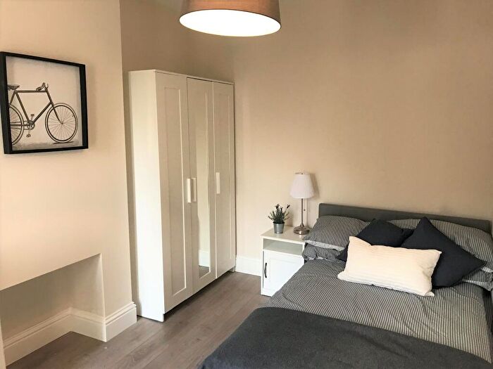 Flat To Rent In St. Lukes Road, Maidstone, ME14