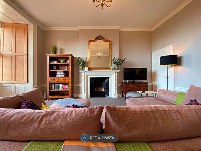 2 Bedroom Flat To Rent In New Town, Edinburgh, EH2