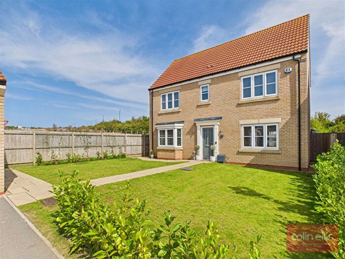 4 Bedroom Detached House For Sale In Ouzel Grove, Eastfield, Scarborough, YO11
