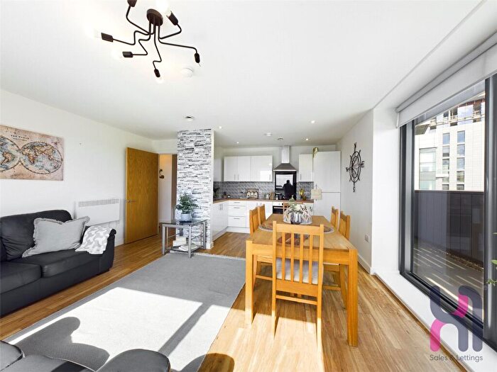 3 Bedroom Flat For Sale In Manchester Waters, Pomona Strand, Old Trafford, Manchester, M16