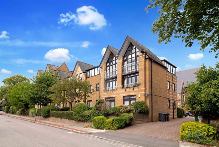 1 Bedroom Retirement Property For Sale In Hamilton Square, North Finchley, N12