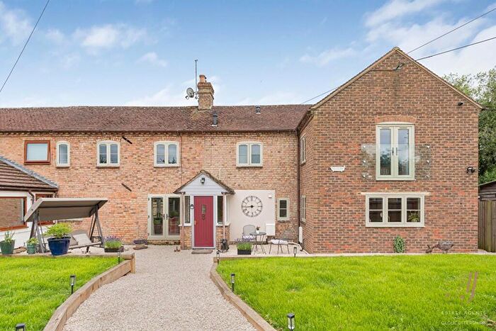 3 Bedroom Cottage For Sale In Middle Street, Eastington, Stonehouse, GL10
