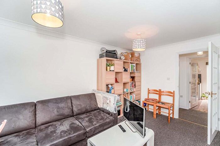 2 Bedroom End Of Terrace House To Rent In Kendall Road, London, SE18