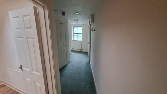 2 Bedroom Apartment To Rent In Castle Back Flat, Haverfordwest, SA61