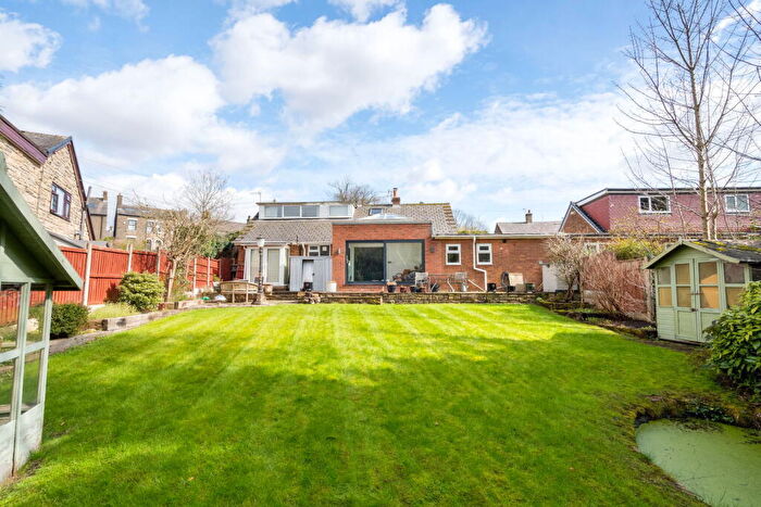 4 Bedroom Detached Bungalow For Sale In Primrose Lane, Glossop, SK13