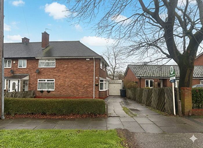 3 Bedroom End Of Terrace House For Sale In Longmeadow Crescent, Birmingham, West Midlands, B34