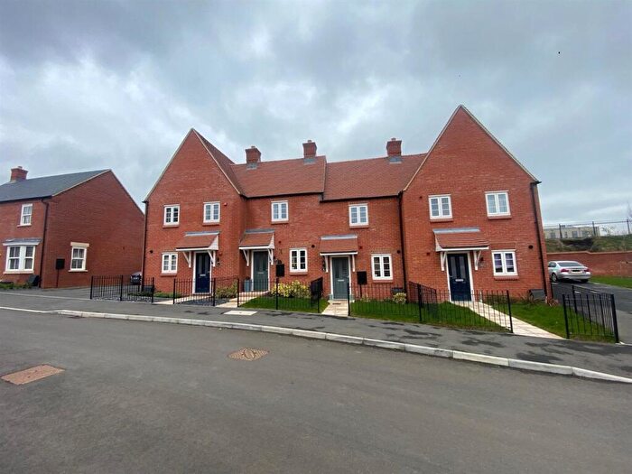 2 Bedroom Terraced House To Rent In Uttoxeter Way, Towcester, NN12