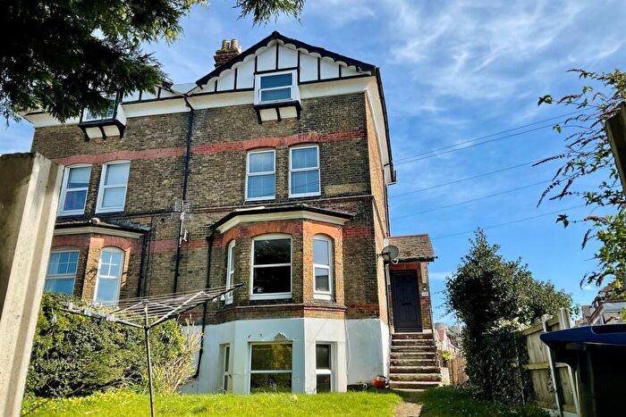 2 Bedroom Maisonette For Sale In Frith Road, Dover, Kent, CT16