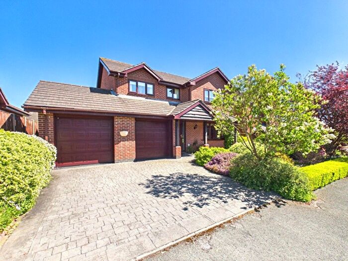 4 Bedroom Detached House For Sale In Tennyson Close, Market Drayton, Shropshire, TF9