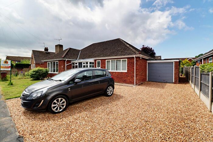 3 Bedroom Bungalow For Sale In Ash Tree Drive, Haxey, Lincolnshire, DN9