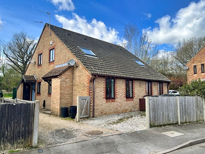 2 Bedroom Terraced House For Sale In Shorefield Road, Marchwood, SO40