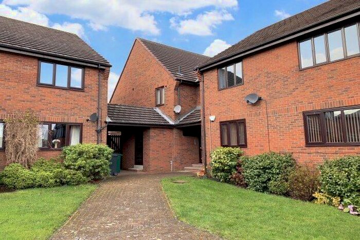 2 Bedroom Flat To Rent In Hepscott Drive, Whitley Bay, NE25