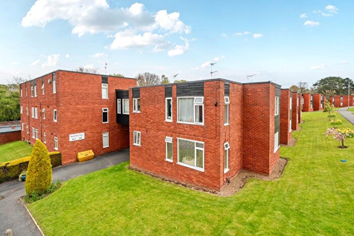 2 Bedroom Flat For Sale In Blackmoor Court, Alwoodley, Leeds, LS17