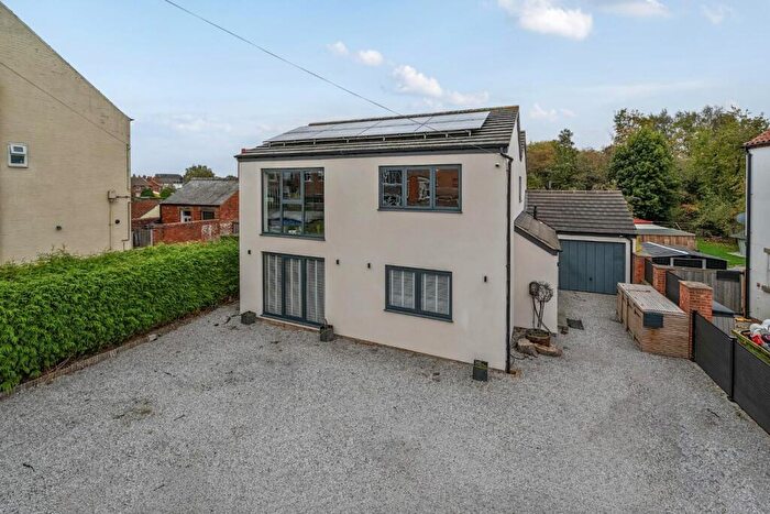 4 Bedroom Detached House For Sale In Stutton Road, Tadcaster, LS24