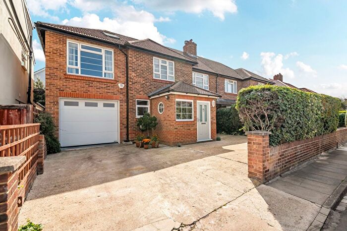 7 Bedroom Semi-Detached House For Sale In Lock Road, Richmond, TW10