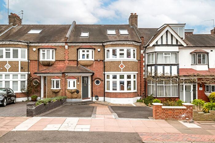 5 Bedroom Detached House For Sale In Wood Vale, London, N10